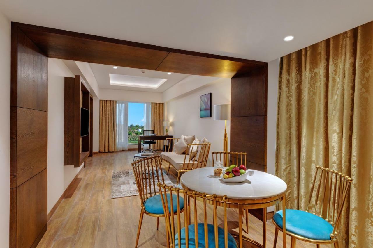 The Fern Residency, Satara Maharashtra Otel Dış mekan fotoğraf
